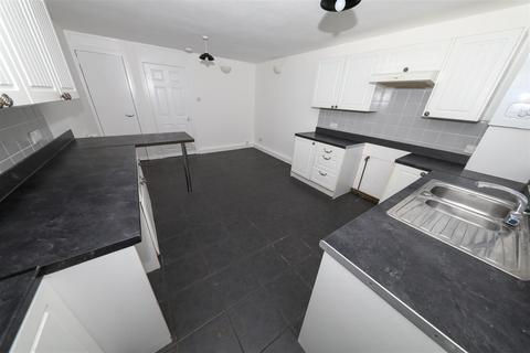 3 bedroom terraced house for sale, Victoria Path, Glenrothes