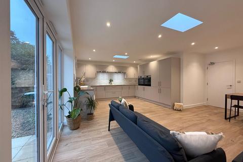 6 bedroom semi-detached house to rent, Ranworth Road, Norwich NR5