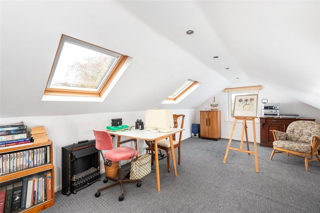 Bedroom 4/Hobby Room