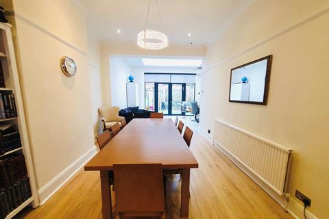 3 bedroom semi-detached house for sale, WARWICK AVENUE