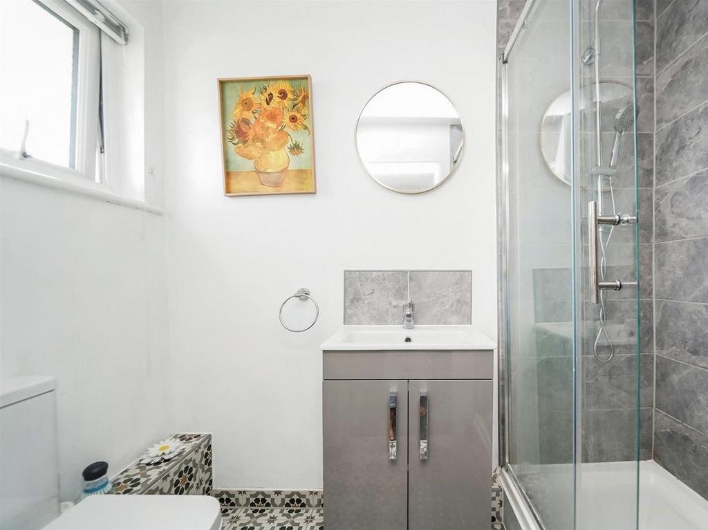 Ensuite bathroom
