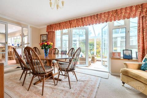 4 bedroom detached house for sale, Woodbury Avenue, Petersfield, Hampshire, GU32