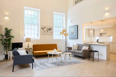 2 bedroom flat for sale, Station Approach, Tadworth, Surrey. KT20