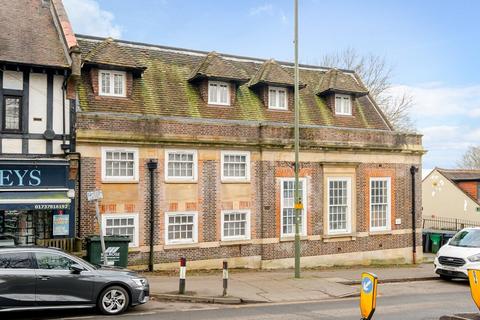 1 bedroom flat for sale, Station Approach, Tadworth, Surrey. KT20