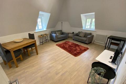 1 bedroom flat for sale, Station Approach, Tadworth, Surrey. KT20