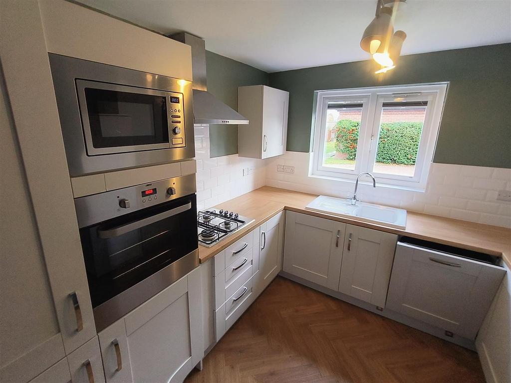 Kitchen 3.jpg