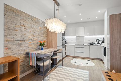 2 bedroom flat for sale, Garda House, London SE10