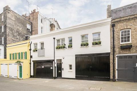 2 bedroom flat to rent, Hays Mews, London W1J