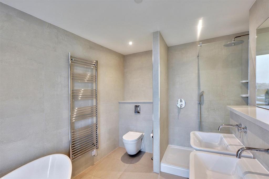 Ensuite 1.jpeg