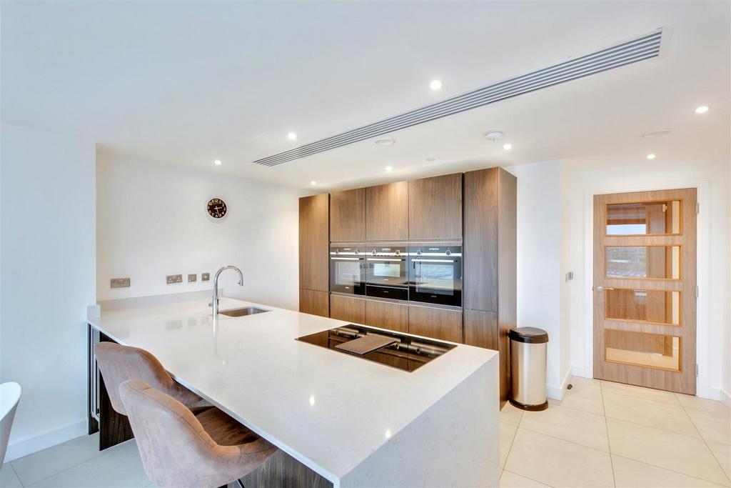 Kitchen 1.jpeg