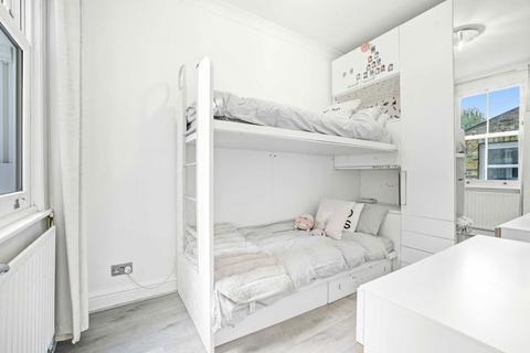 2 bedroom flat for sale, Prairie Street, London SW8