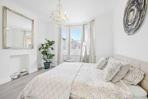 Flat 1, 2 Prairie Street, London, SW8 3PU