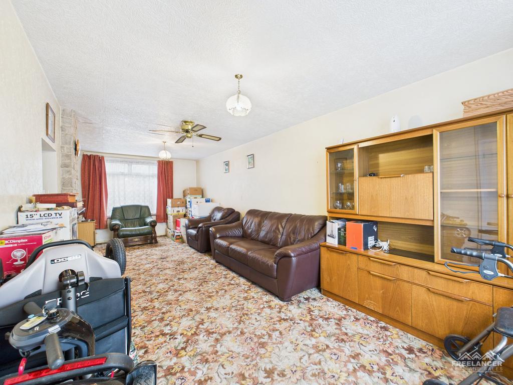 Living room ]