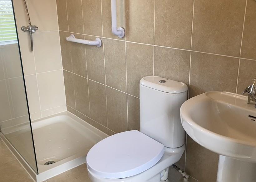 Shower room 2.jpg