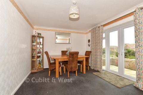 6 bedroom detached bungalow for sale, Fairlight Avenue, Telscombe Cliffs, East Sussex