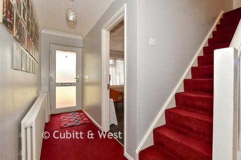 6 bedroom detached bungalow for sale, Fairlight Avenue, Telscombe Cliffs, East Sussex