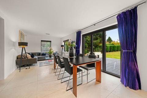 4 bedroom detached house to rent, Bell Lane, Fetcham, KT22