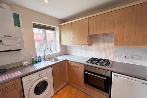 2 bedroom house to rent, Tiverton Drive, Wilmslow, Cheshire