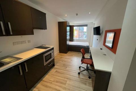 Studio to rent, Andromeda House