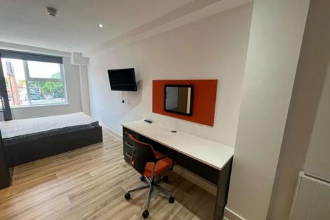 Studio to rent, Andromeda House