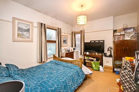 undefined, New Upperton Road, Eastbourne