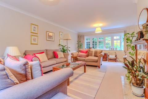 5 bedroom detached house for sale, Holt Drive, Kirby Muxloe, LE9