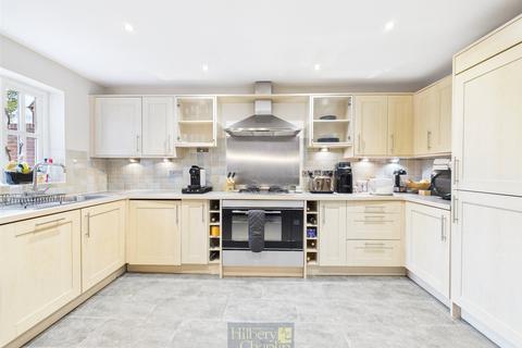 23 Greensleeves Drive, Warley, Brentwood, CM14 5WD