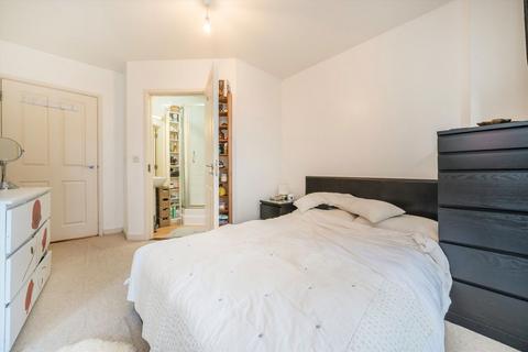 2 bedroom flat for sale, All Saints Road, London W3