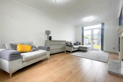 2 bedroom end of terrace house for sale, Avon Bank, Bredbury