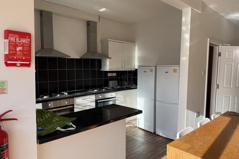 6 bedroom detached house to rent, Nottingham NG7