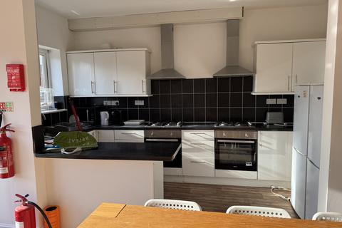 6 bedroom detached house to rent, Nottingham NG7