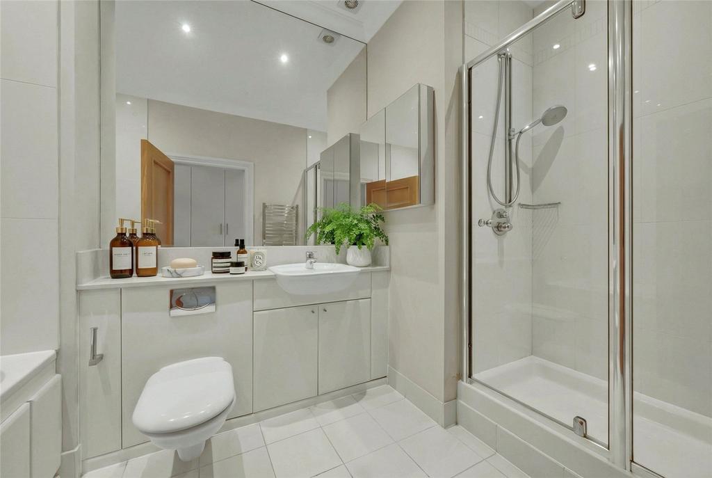 En suite Bathroom