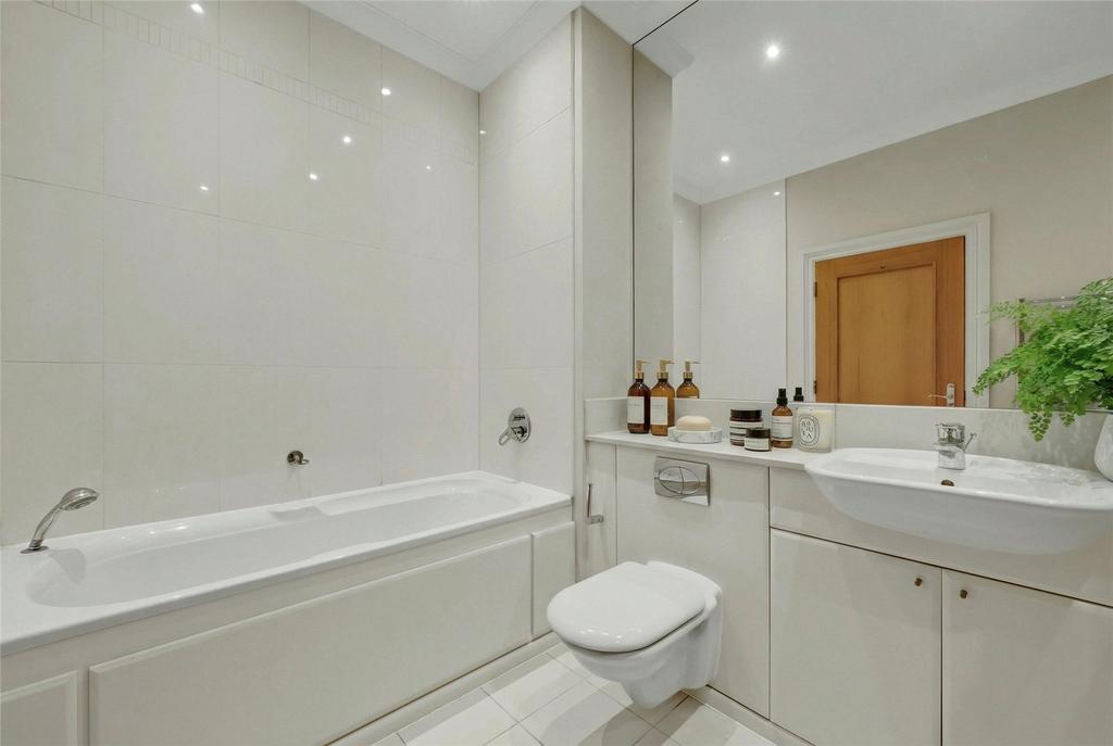 En Suite Bathroom