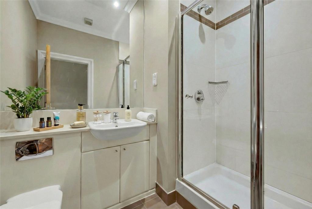 En Suite Bathroom