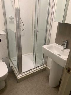 4 bedroom flat to rent, London Road, Hampshire SO15