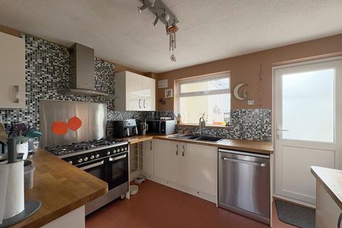 undefined, Tewkesbury GL20