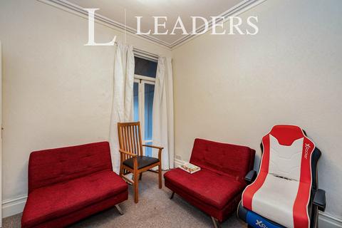 1 bedroom in a house share to rent, 214 Fawcett Road, PO4