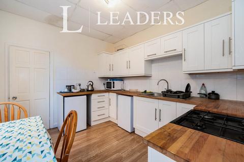 1 bedroom in a house share to rent, 214 Fawcett Road, PO4