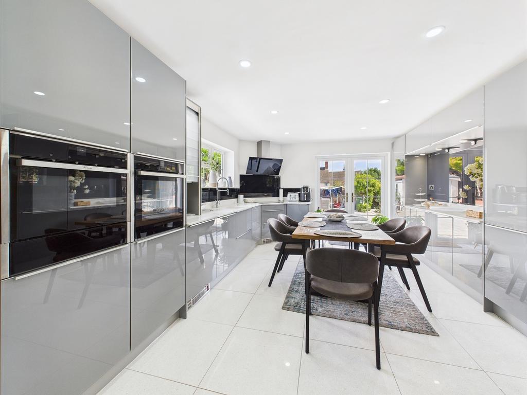 Kitchen/Dining Area