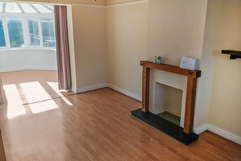 3 bedroom semi-detached house to rent, Wykham Place, Banbury OX16