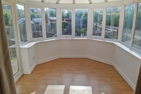 3 bedroom semi-detached house to rent, Wykham Place, Banbury OX16