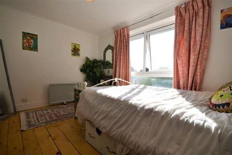 1 bedroom apartment to rent, Radlett Close, Forest Gate, E7