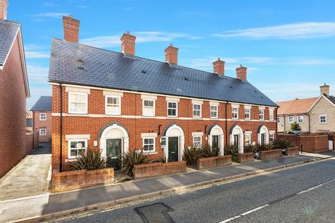 2 bedroom terraced house for sale, Military Road, Colchester