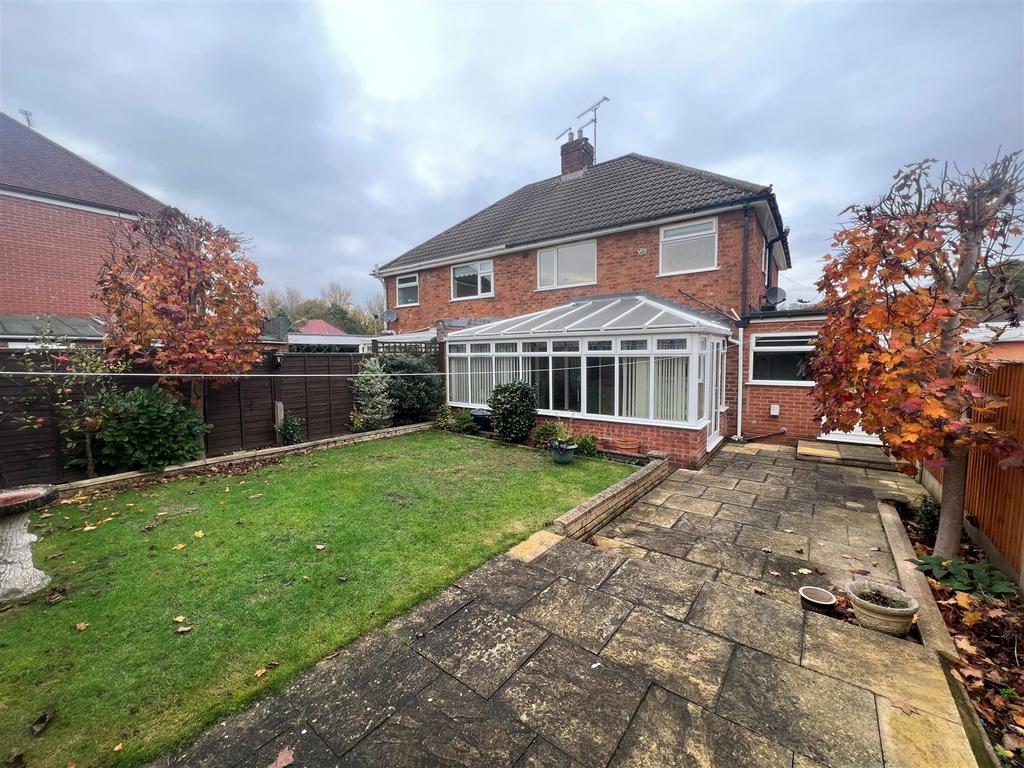 GARDEN 2.jpg
