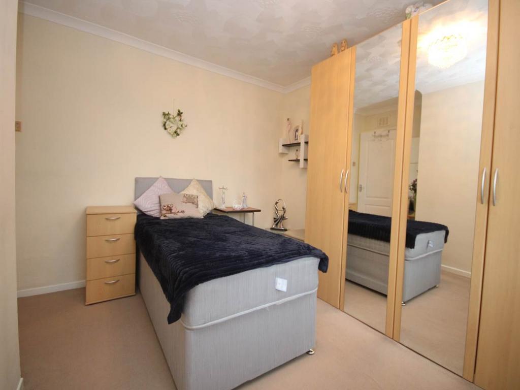 Bedroomk 1