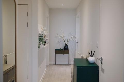 2 bedroom flat for sale, Williamson House, London, SE14
