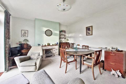 3 bedroom semi-detached house for sale, The Avenue, Pinner HA5