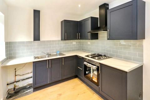 3 bedroom semi-detached house to rent, Hinckley Road, St. Helens, WA11