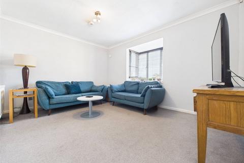 1 bedroom maisonette to rent, Morland Close, Hampton