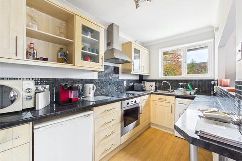 1 bedroom maisonette to rent, Morland Close, Hampton